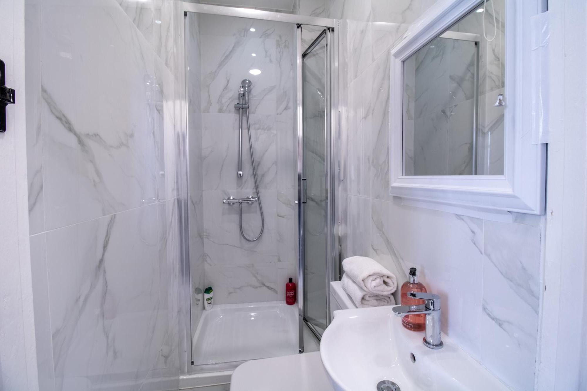 Elegant 3 Bedroom On Oxford Street Luxury Living In 2gc Apartament
