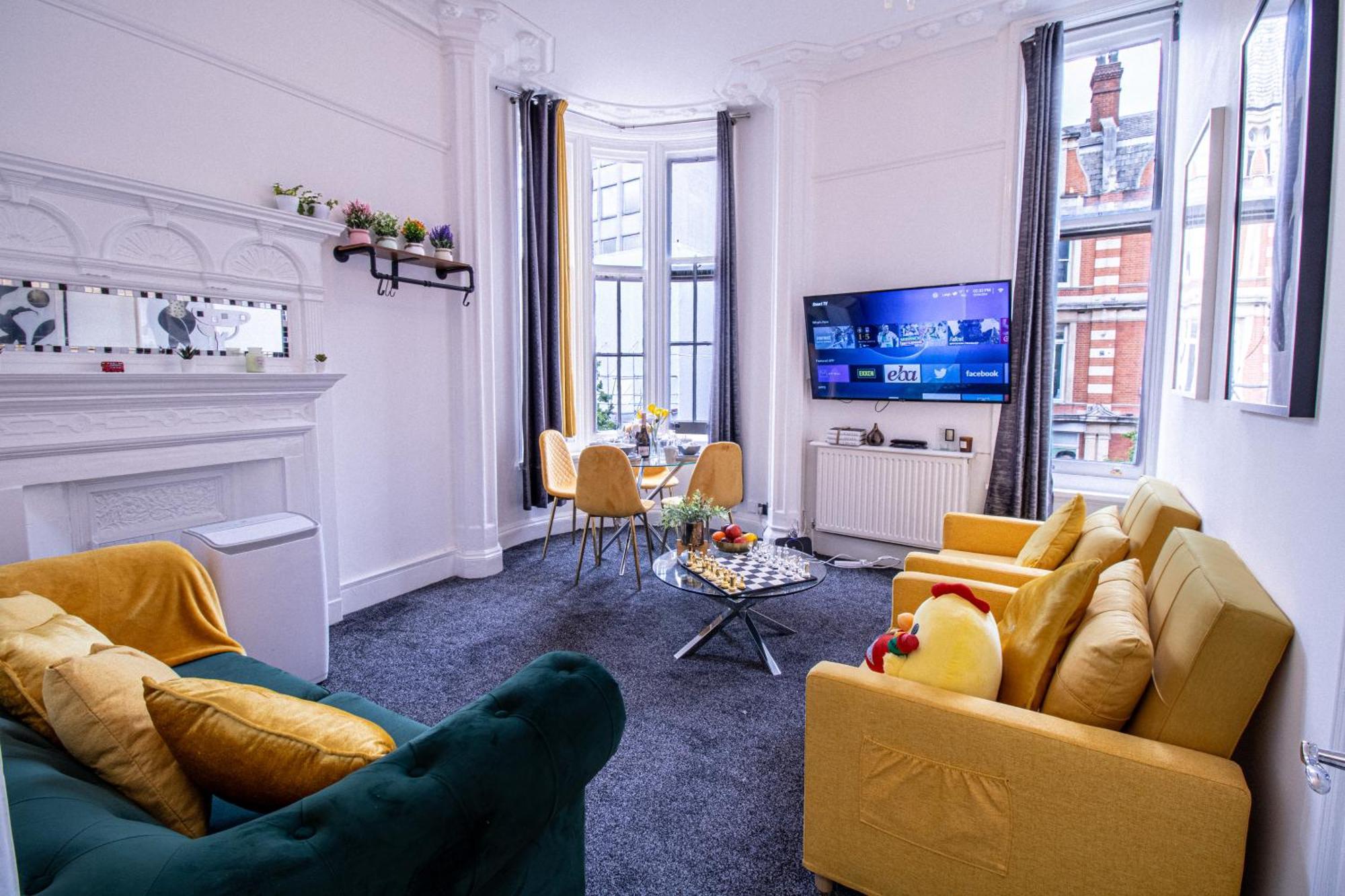 Elegant 3 Bedroom On Oxford Street Luxury Living In 2gc Apartament *