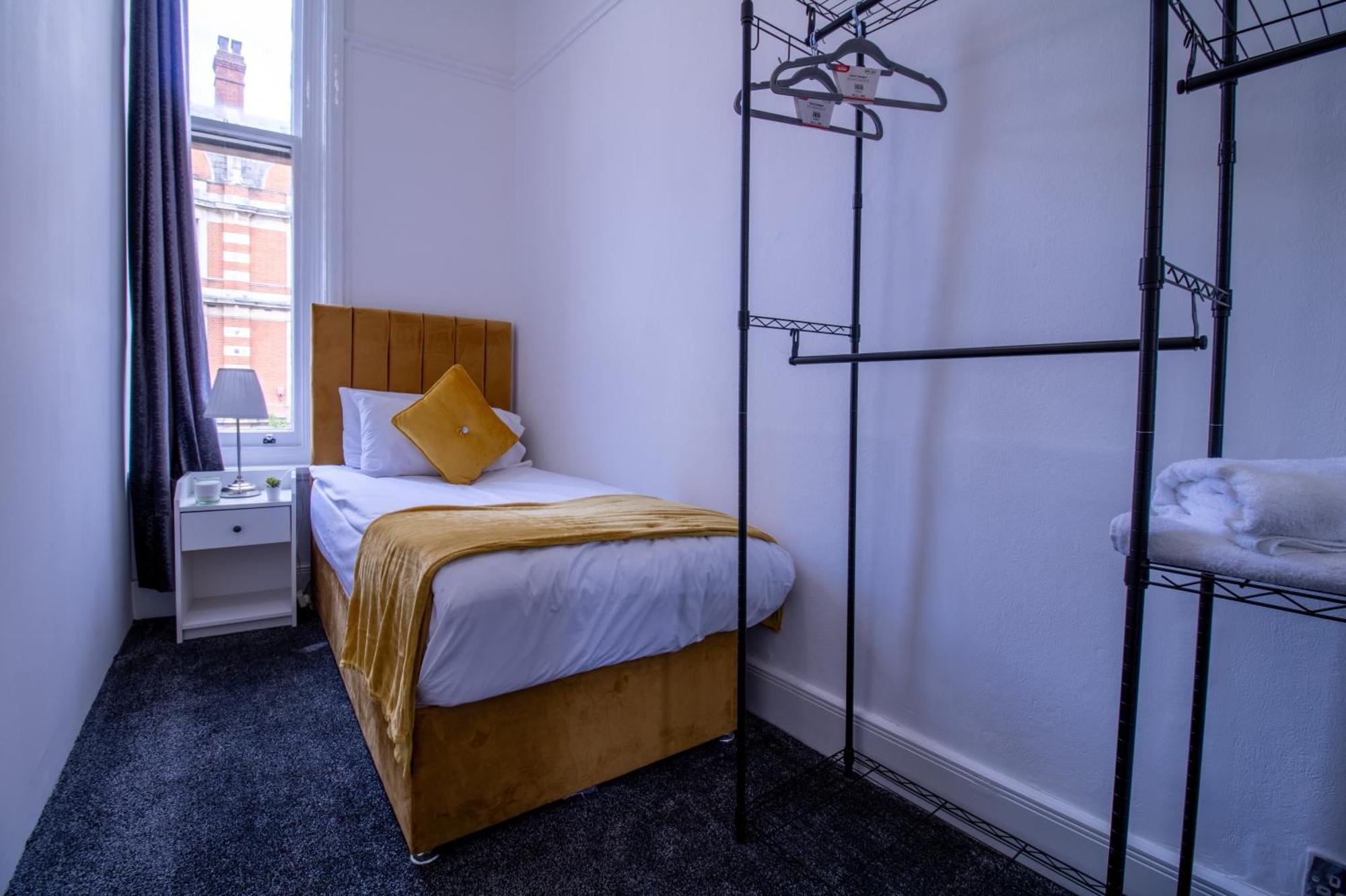 Elegant 3 Bedroom On Oxford Street Luxury Living In 2gc Apartament *