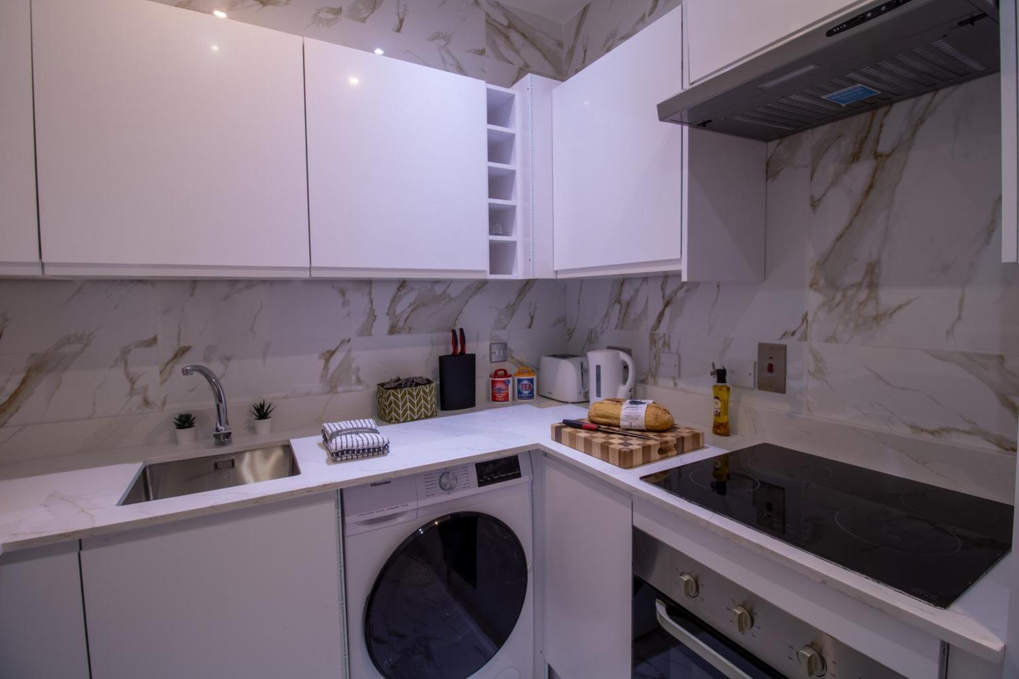 Elegant 3 Bedroom On Oxford Street Luxury Living In 2gc Apartament