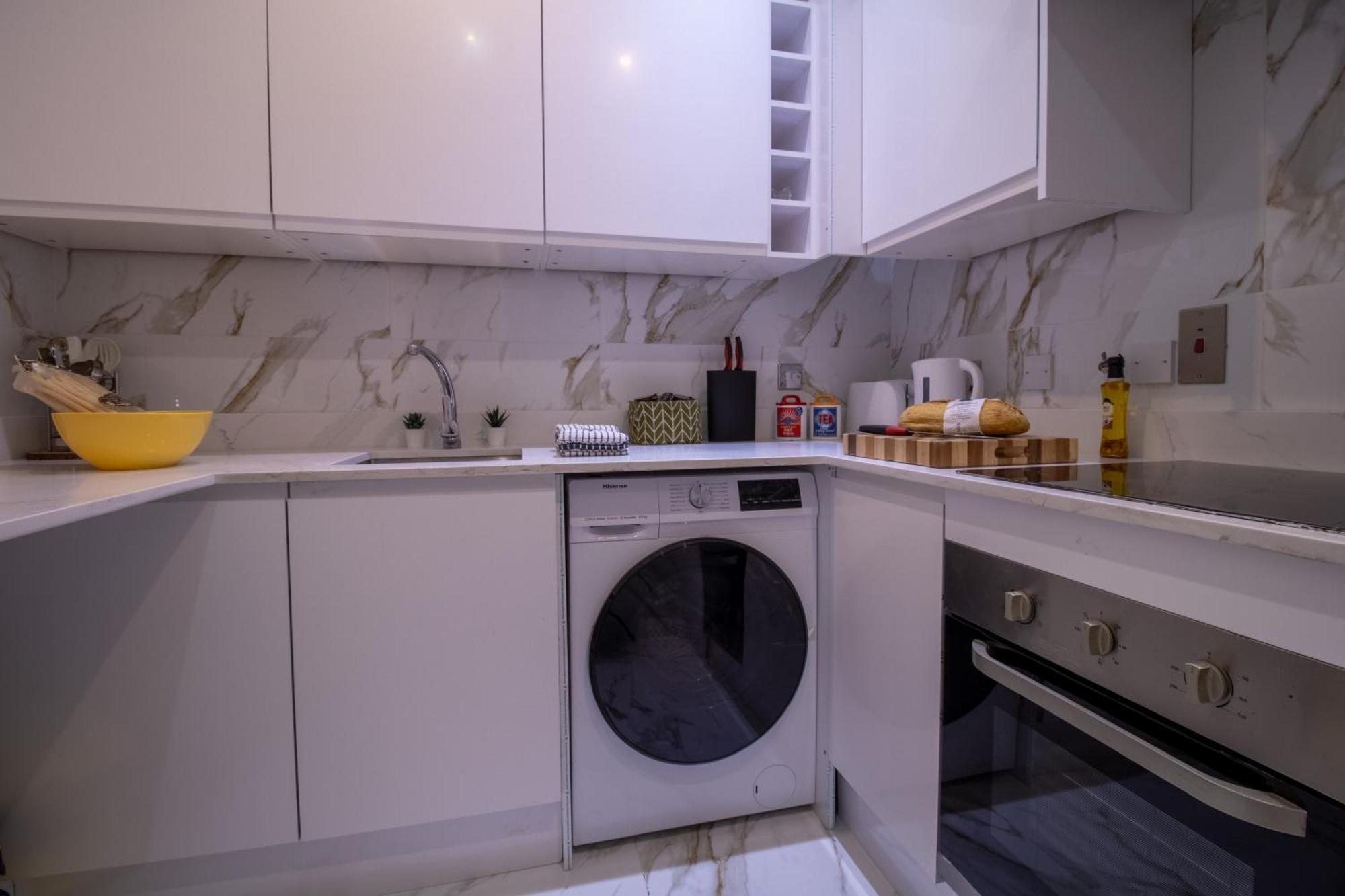 Elegant 3 Bedroom On Oxford Street Luxury Living In 2gc Apartament *
