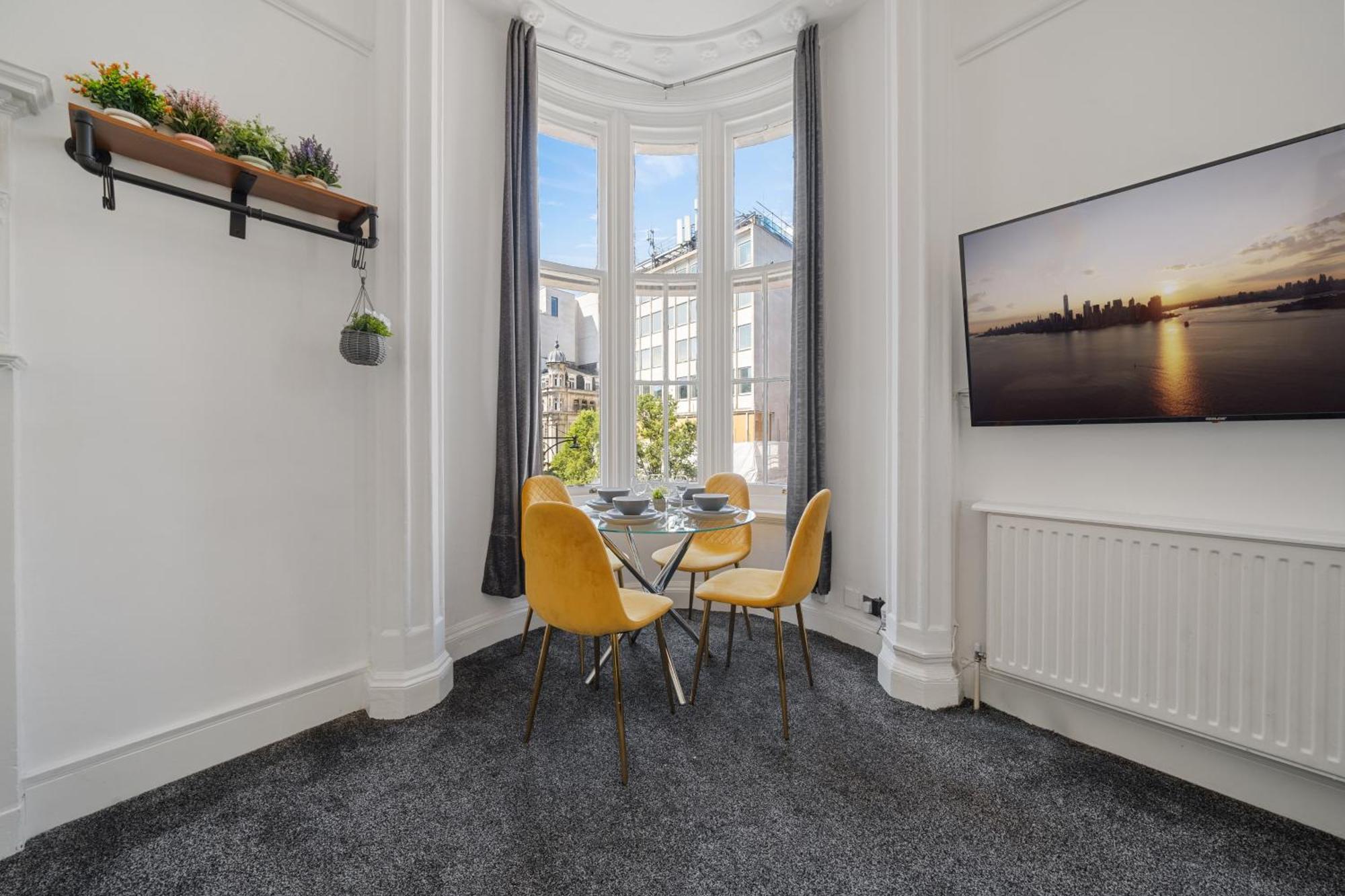 Apartament Elegant 3 Bedroom On Oxford Street Luxury Living In 2gc *