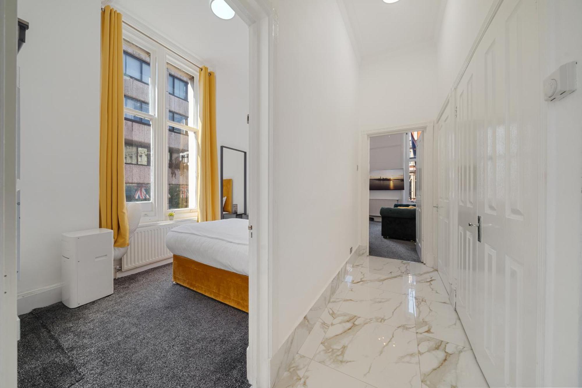 Elegant 3 Bedroom On Oxford Street Luxury Living In 2gc Apartament *